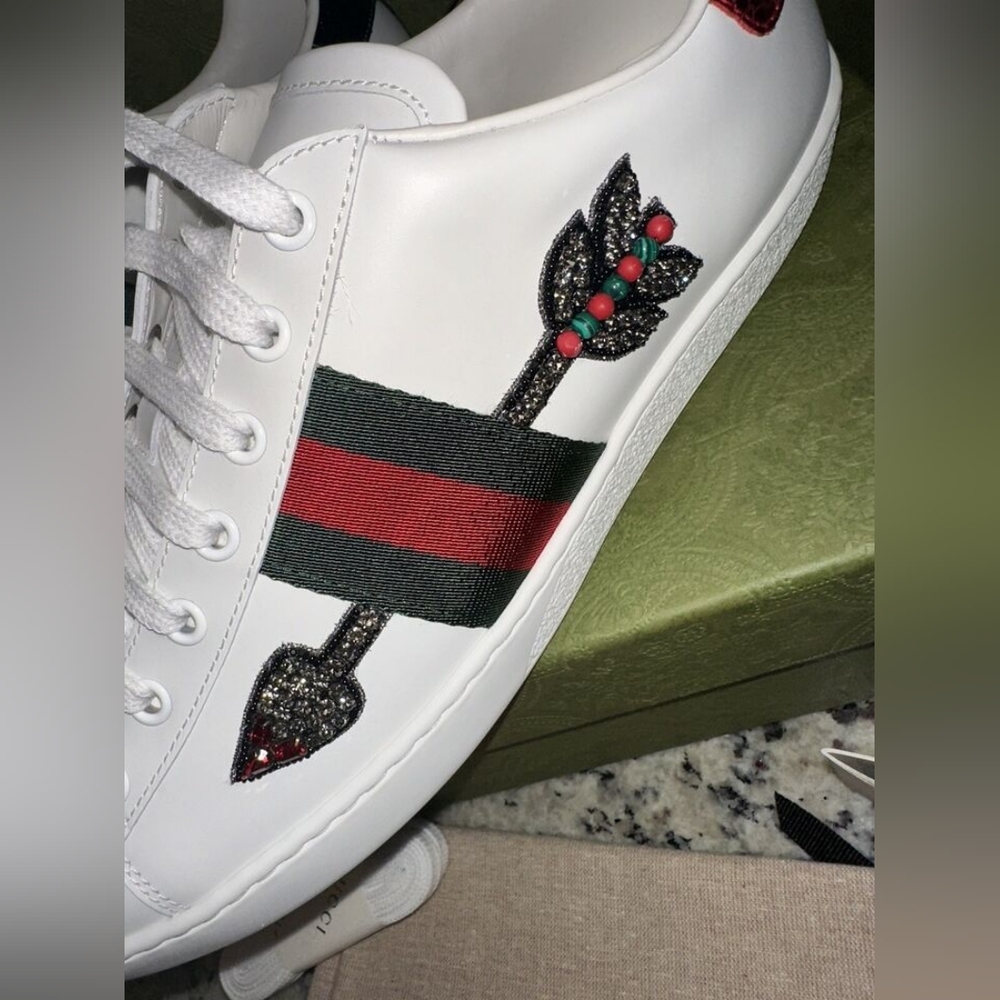 Gucci White Sneakers with Green and Red Stripes - Picture 5 of 12